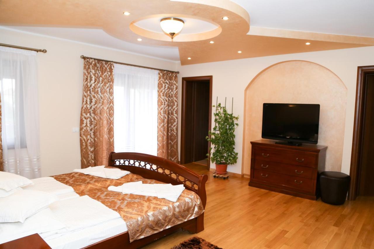 Oli House Hotell Alba Iulia Exteriör bild